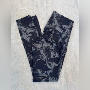 Gymshark high waist Bum Scrunch Black and Gray Print small Leggings gym workout